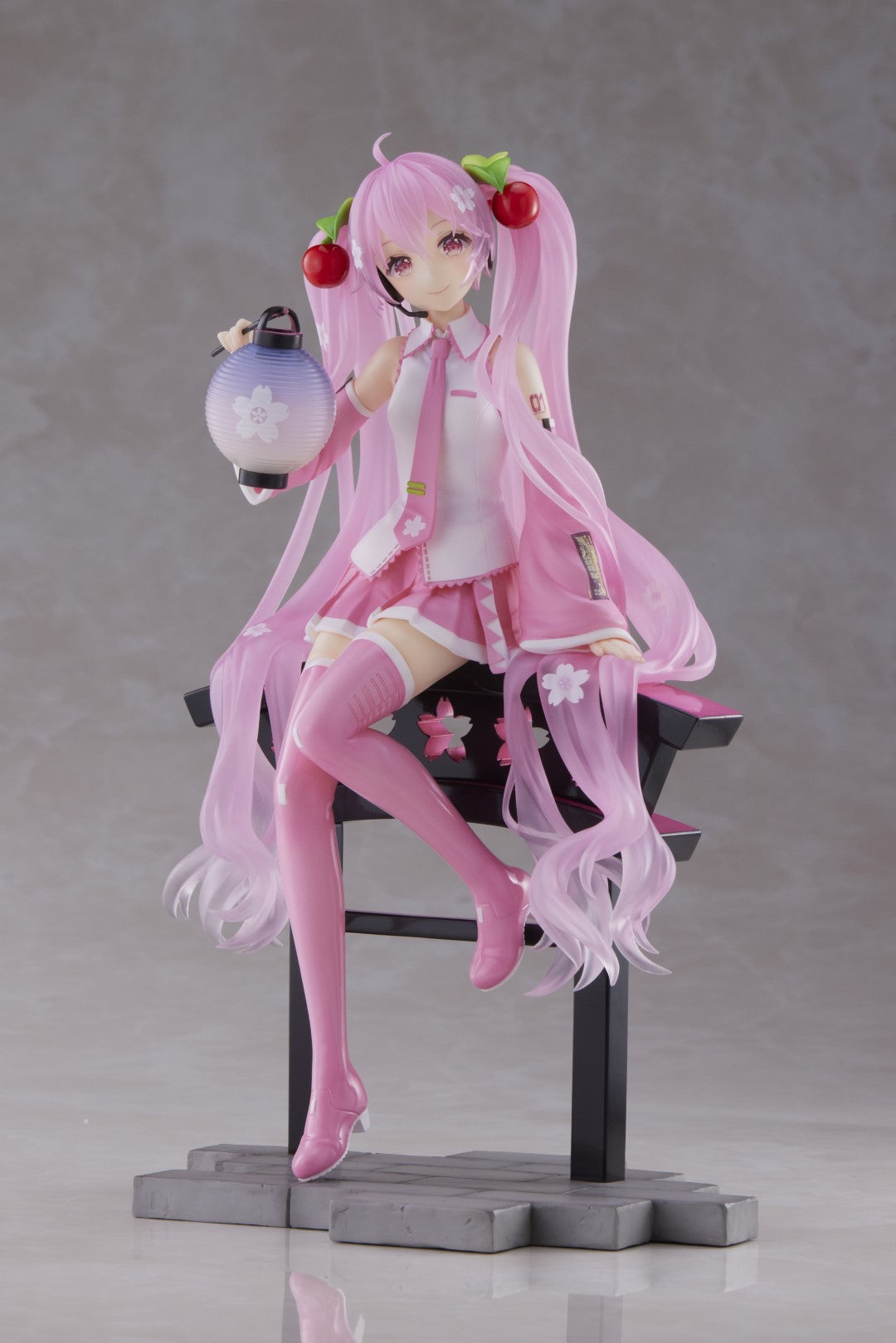 Sakura Miku Lantern Ver. AMP+ Figure