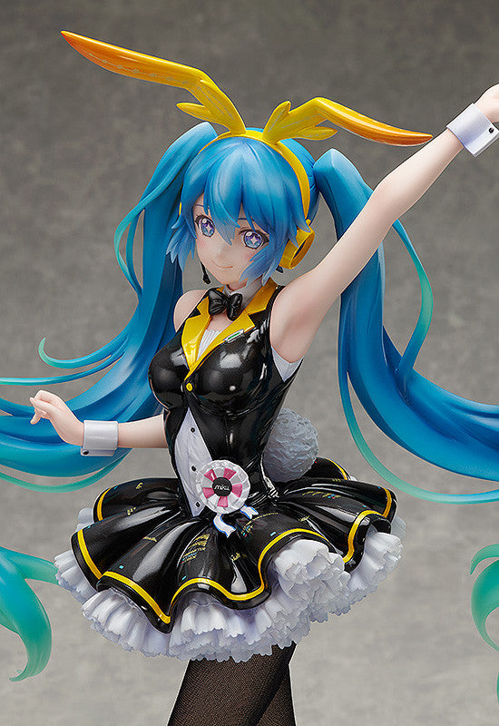 Hatsune Miku (My Dear Bunny Version) 1/4 Scale Figure