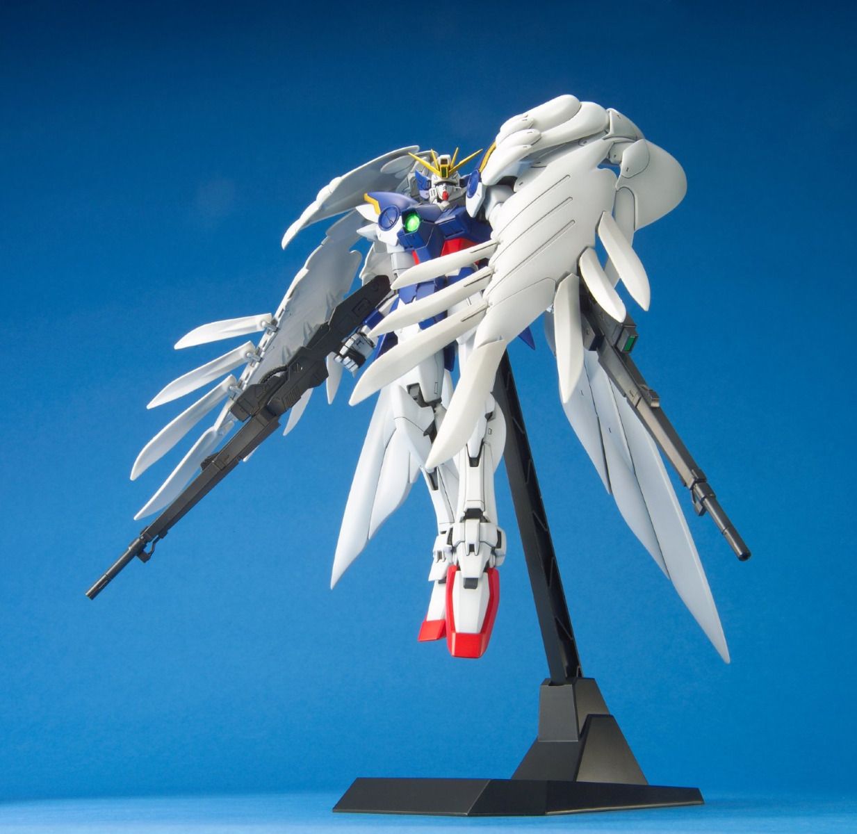 Wing Gundam Zero Custom (EW Ver.) MG 1/100